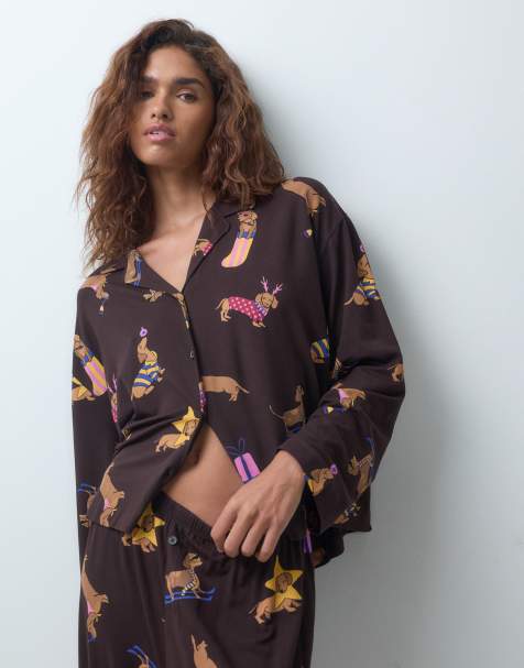 ASOS DESIGN Pyjama-Set aus Viskose mit langärmligem Hemd und Hose im Dackel-Print - view 1
