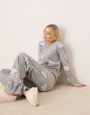 ASOS DESIGN - Pyjama-Set in meliertem Grau mit Regenbogen-Printmuster, aus langärmligem Oberteil und Hose
