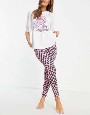 ASOS DESIGN – Pyjama-Set mit T-Shirt mit „Holy Pepperoni“-Print und Leggings in Weiß & Rosa-Mehrfarbig