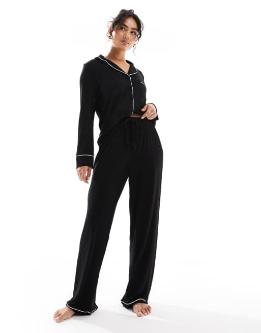 ASOS DESIGN - Pyjama ultra doux avec pantalon et chemise à manches longues et liserés contrastants - Noir