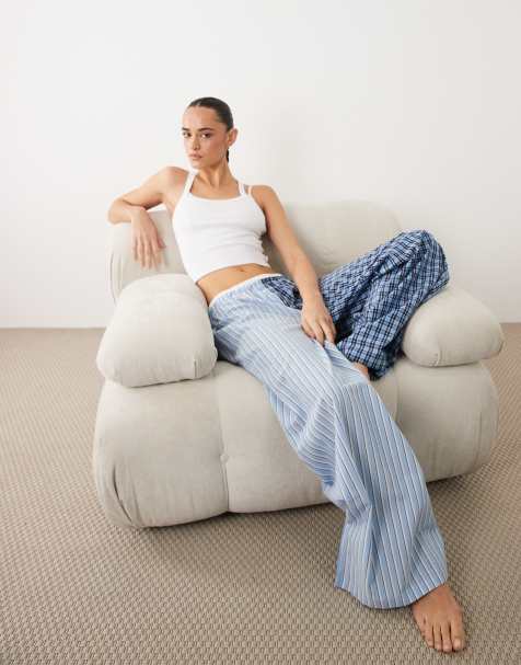 ASOS DESIGN – Pyjamahose aus Webstoff mit geteiltem Design in Blau gestreift und mit Karomuster - view 1