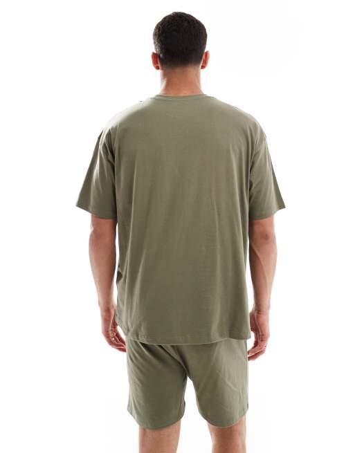 ASOS DESIGN - Pyjamaset met geborduurde details in oud olijfgroen, 2 van 4