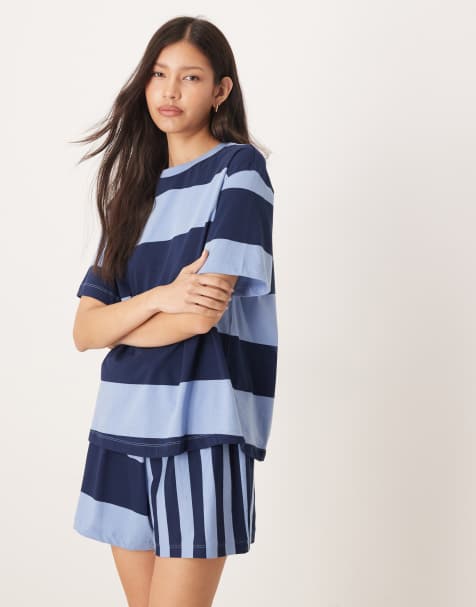 ASOS DESIGN - Pyjamaset van oversized T-shirt en short met gemengde strepen in marineblauw - view 1