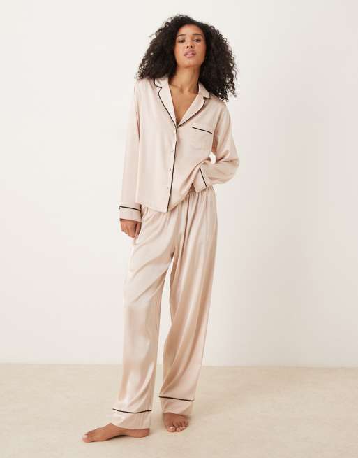 ASOS DESIGN - Pyjamaset van satijnen overhemd en broek in champagne-roze, 2 van 4
