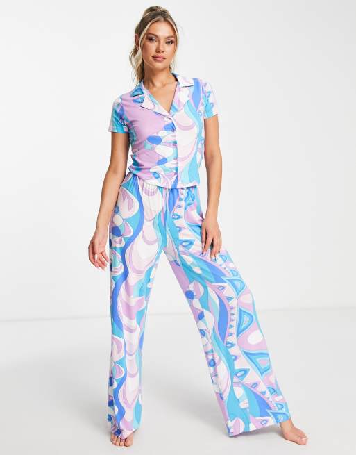 ASOS DESIGN - Pyjamassæt i lyslilla/blå viskose med skjorte og bukser med tørklædeprint, 2 af 4