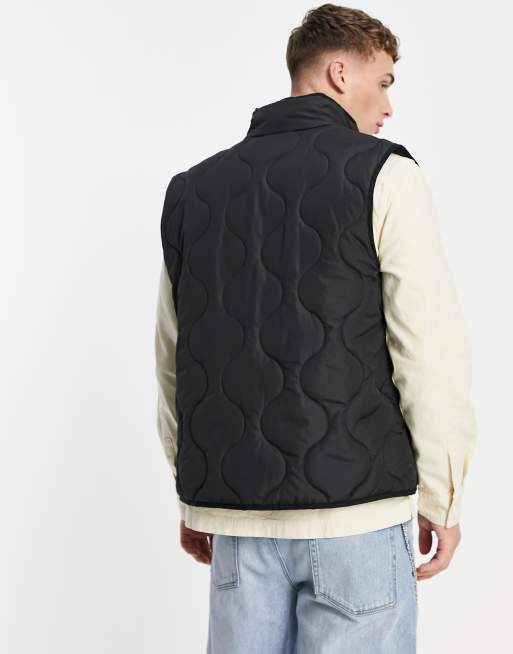 ASOS DESIGN quilted gilet in black , 4 of 4