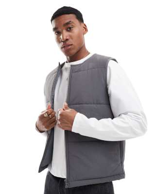 ASOS DESIGN quilted gilet in charcoal-Grey