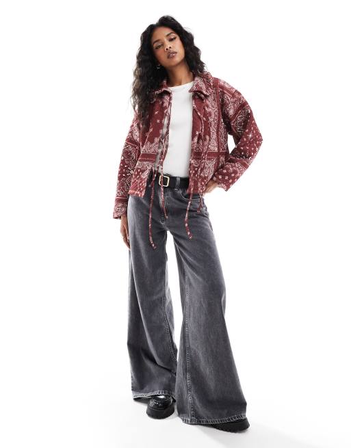 ASOS DESIGN quilted long sleeve jacket with collar in bandana print in burgundy, 3 of 4