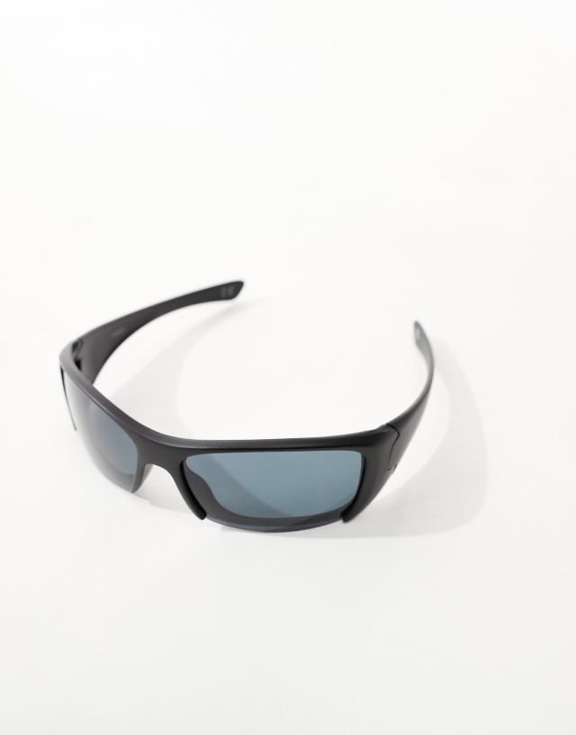 ASOS DESIGN - racer sunglasses in black