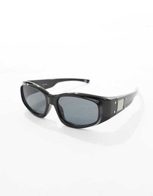 ASOS DESIGN - Racer zonnebril met gebogen Y2K-ontwerp in zwart, 2 van 4