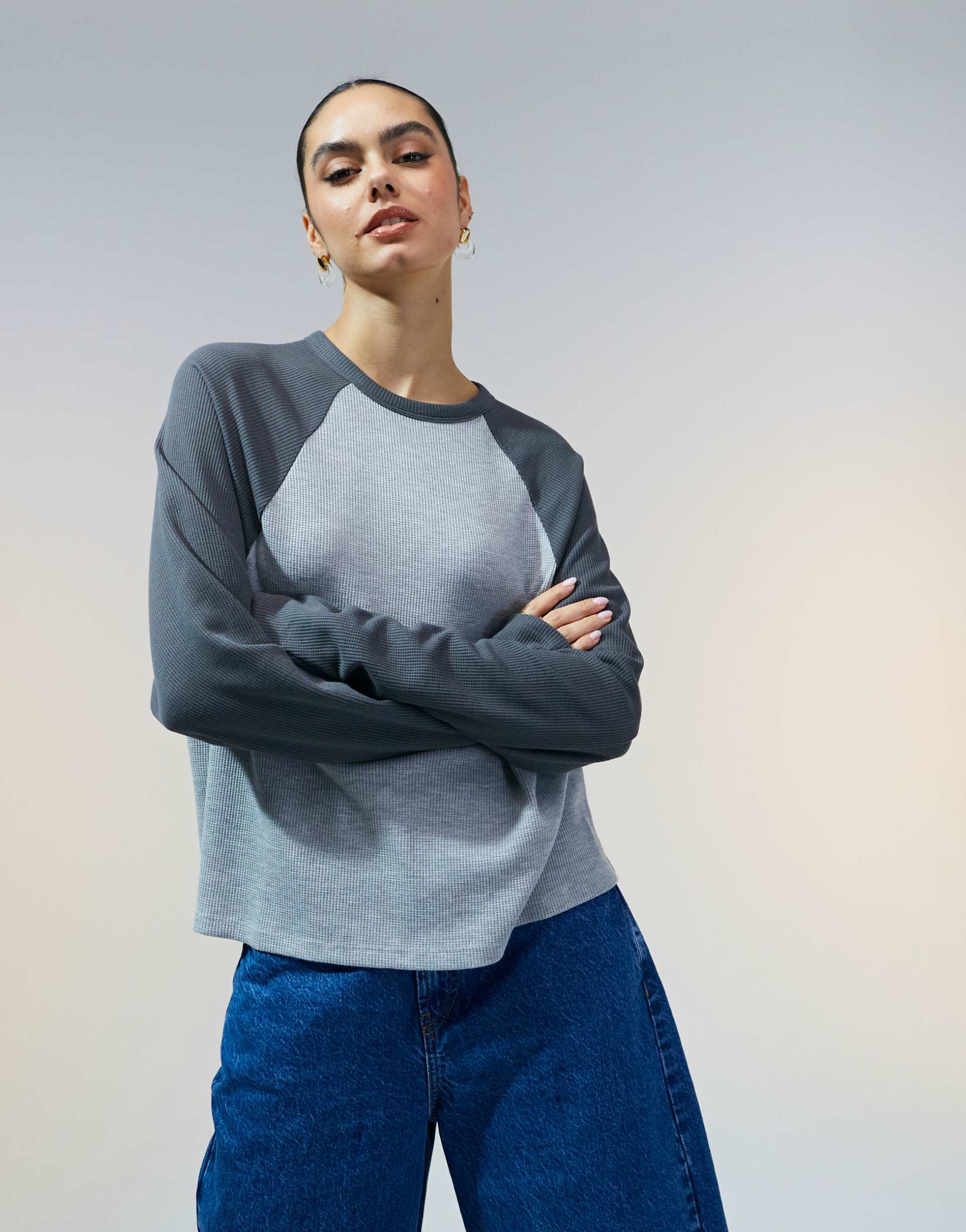 asos design raglan long sleeve top in waffle in charcoal