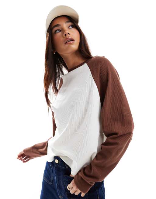ASOS DESIGN raglan long sleeve top in waffle in cream and choc