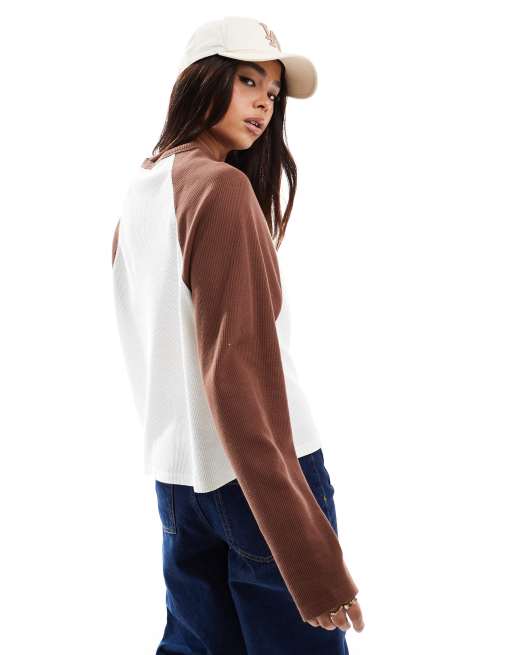 ASOS DESIGN raglan long sleeve top in waffle in cream and choc