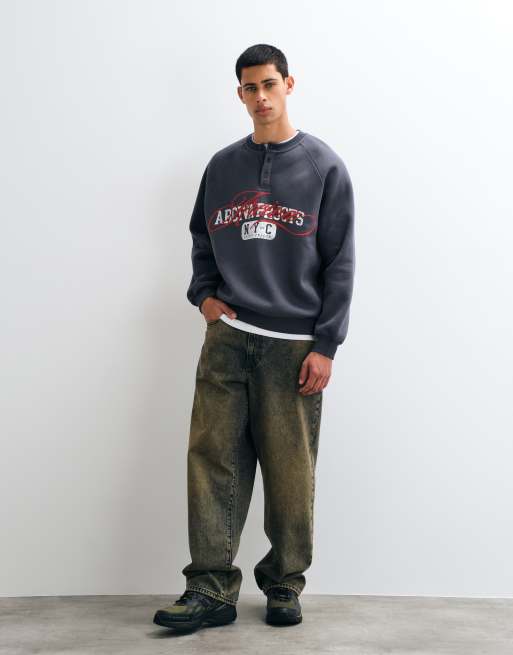 ASOS DESIGN raglan sweatshirt med print foran i grå, 3 af 5