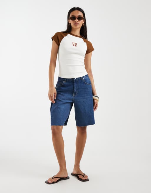 ASOS DESIGN – Raglan-T-Shirt in Braun und Cremeweiß mit „Cove“-Stickerei, 2 von 4