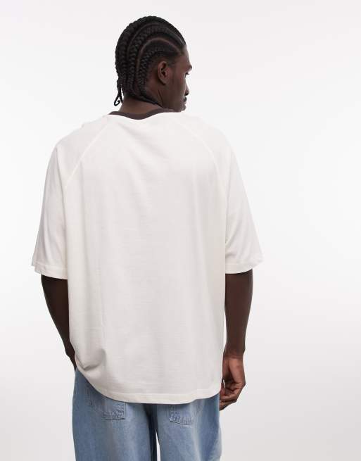 ASOS DESIGN - Råhvid oversized T-shirt med klip-og-sy-paneler og sportsgrafik, 3 af 5