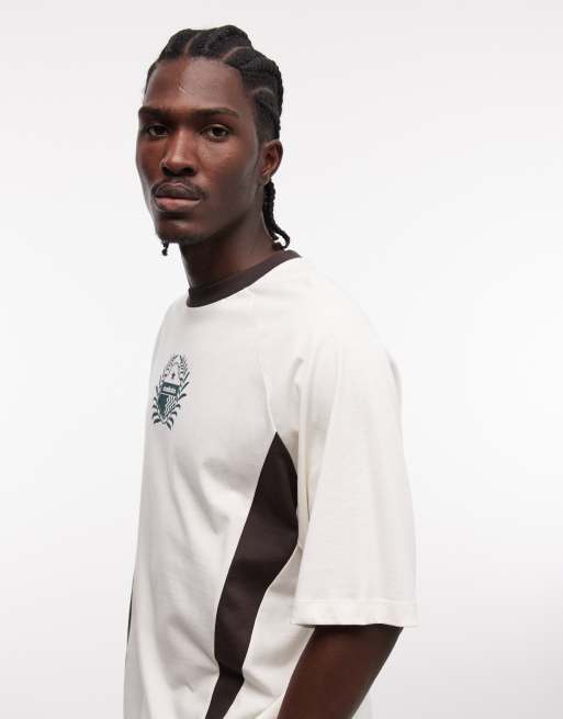 ASOS DESIGN - Råhvid oversized T-shirt med klip-og-sy-paneler og sportsgrafik, 4 af 5