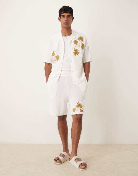 ASOS DESIGN - Råhvidt strikket afslappet sæt med poloskjorte med broderier og shorts - view 1