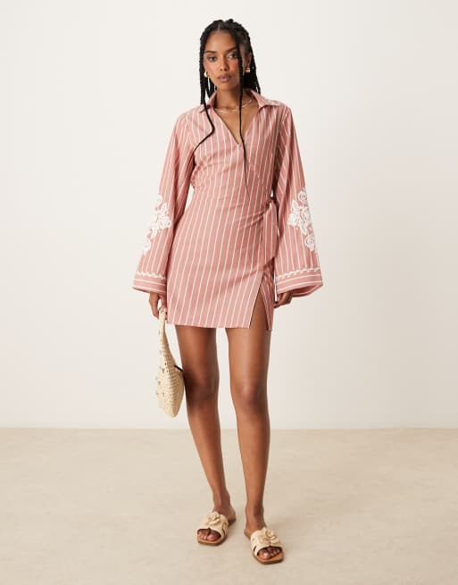 ASOS DESIGN – Randig omlottskjorta med broderi och breda ärmslut, 2 av 4