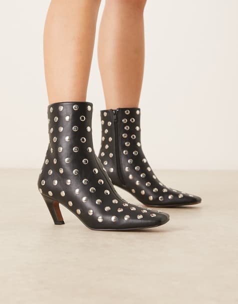 ASOS DESIGN – Raye – Ankle Boots in Schwarz mit Nieten und eckiger Spitze - view 1