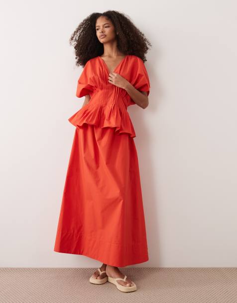 ASOS DESIGN - Rød maxikjole med v-hals og indsyet talje samt peplum-kant - view 1