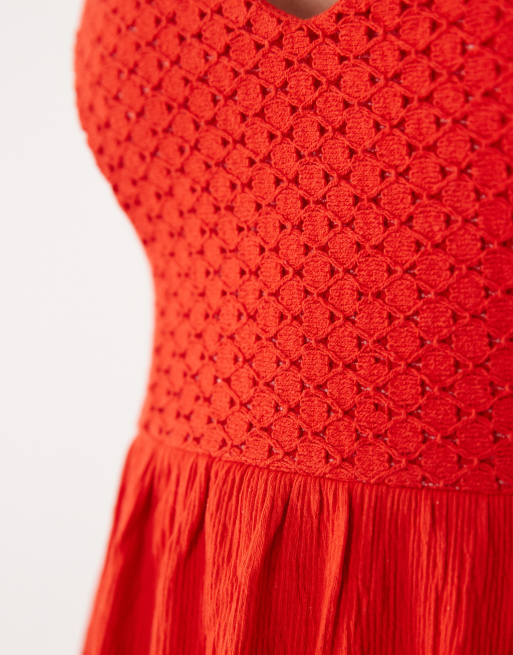 ASOS DESIGN - Rød midikjole i hæklet materiale med niveauinddelt design og halterneck, 2 af 4