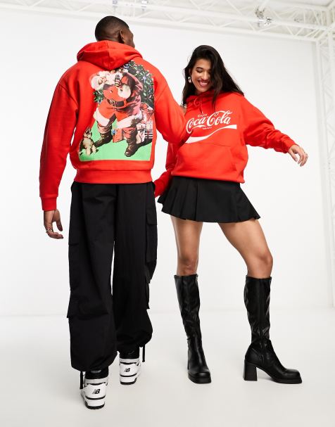 ASOS DESIGN - Rød og oversized unisex-hættetrøje med licenseret Coca Cola Santa-juleprint - view 1