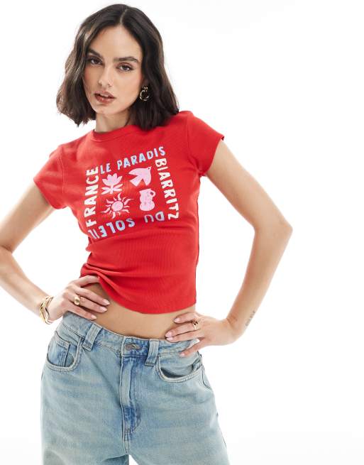ASOS DESIGN - Rød ribstrikket baby-t-shirt med 'soleil'-grafik, 3 af 4