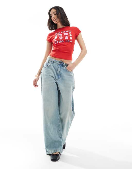 ASOS DESIGN - Rød ribstrikket baby-t-shirt med 'soleil'-grafik, 4 af 4