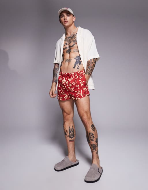 ASOS DESIGN - Røde superkorte badeshorts med blomstermønster, 2 af 4