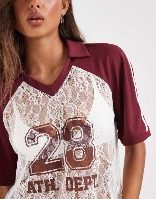 ASOS DESIGN - Recht cropped voetbalshirt van kant in bordeauxrood, 2 van 4
