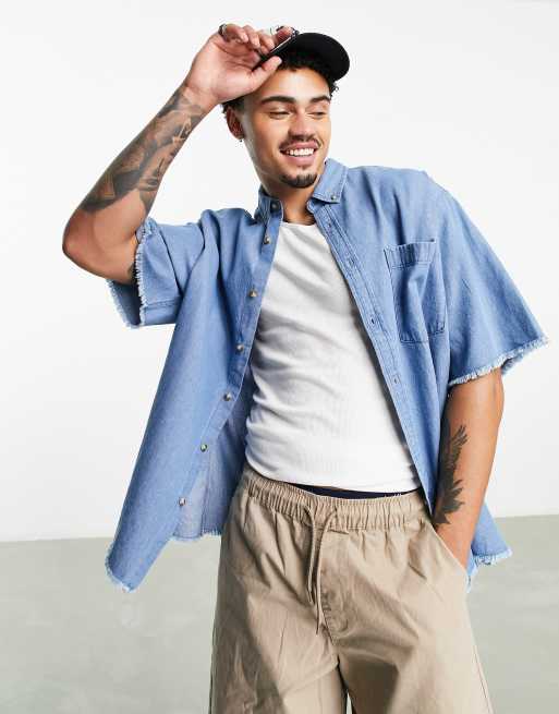 ASOS DESIGN - Recht denim overhemd met onafgewerkte zoom in lichte wassing blauw