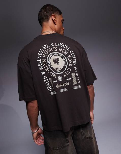ASOS DESIGN - Recht oversized T-shirt met grafische varsity-print in bruin - view 1