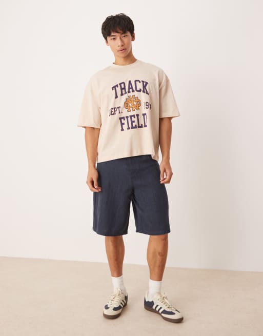 ASOS DESIGN - Recht oversized T-shirt met grafische varsity-print in neutraal, 2 van 4