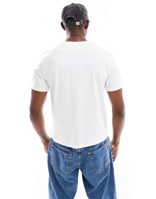 ASOS DESIGN - Recht standaard T-shirt met sportieve print in gebroken wit, 3 van 4