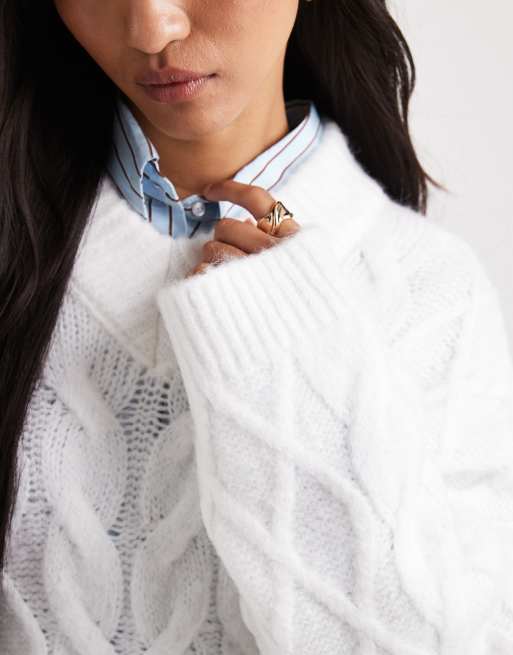 ASOS DESIGN - Rechte kabeltrui met hoge V-hals in crème, 3 van 4