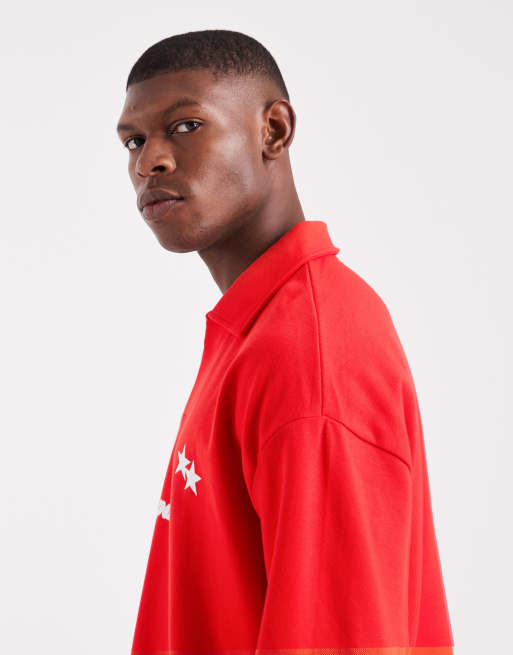 ASOS DESIGN - Rechte oversized polo van zware piqué met lange mouwen, verlaagde schouders en sportprint in rood, 4 van 5