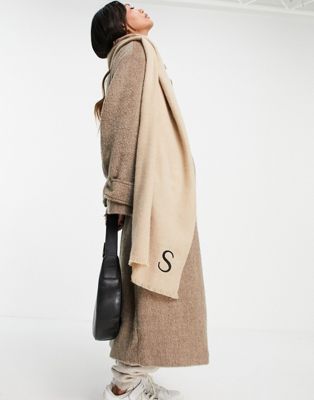 ASOS DESIGN blend personalised scarf with S initial in stone - STONE