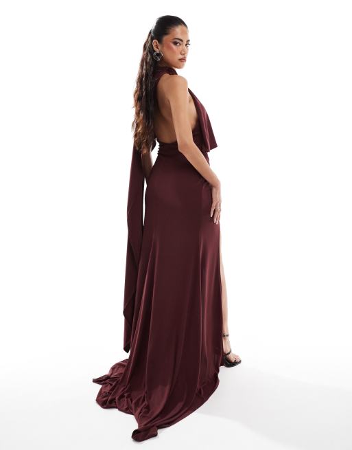 ASOS DESIGN Red Carpet Maxikleid in Burgunderrot mit One Shoulder Cape und Schleppe