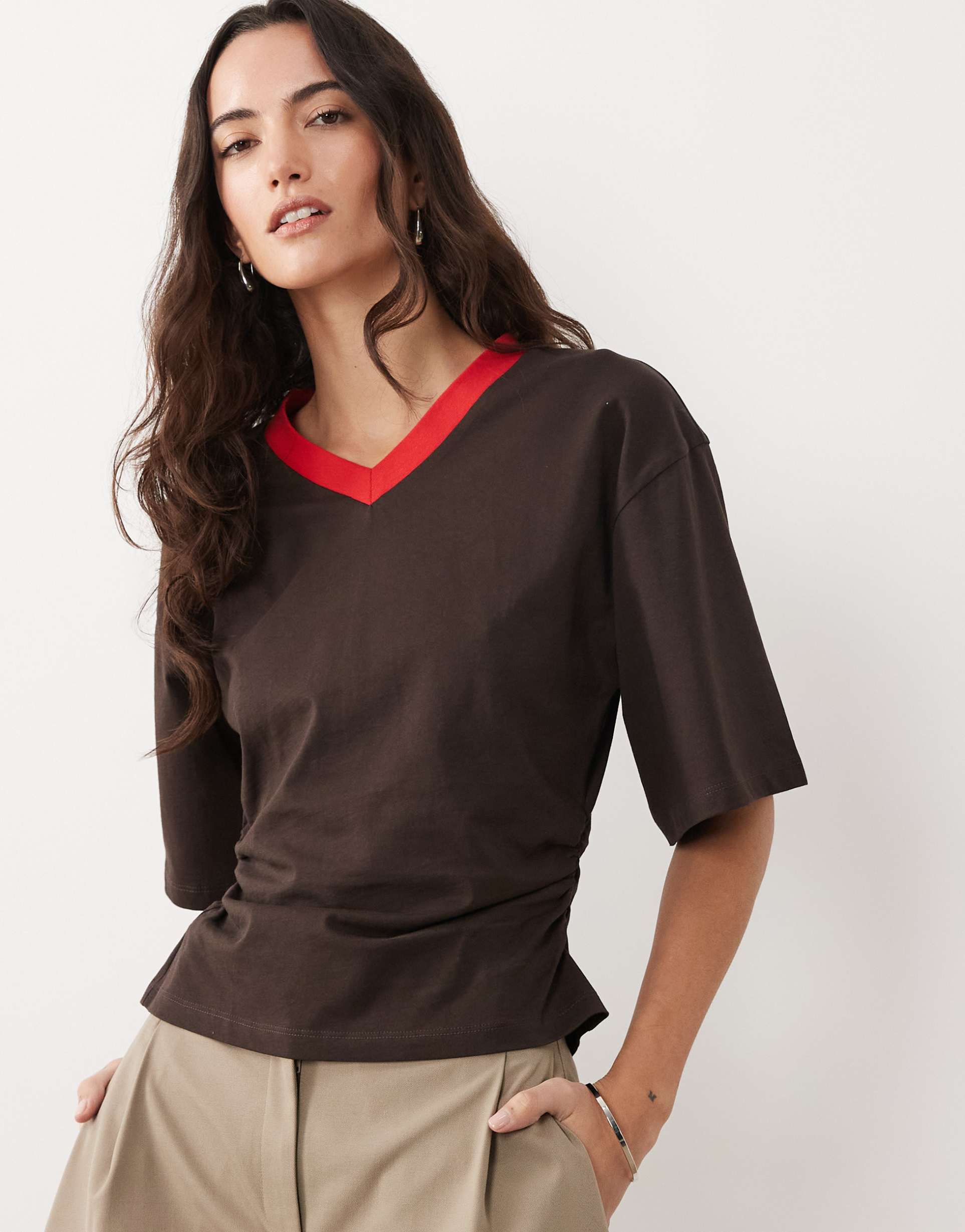 asos design red contrast v neck ruched tee in chocolate - part of a set