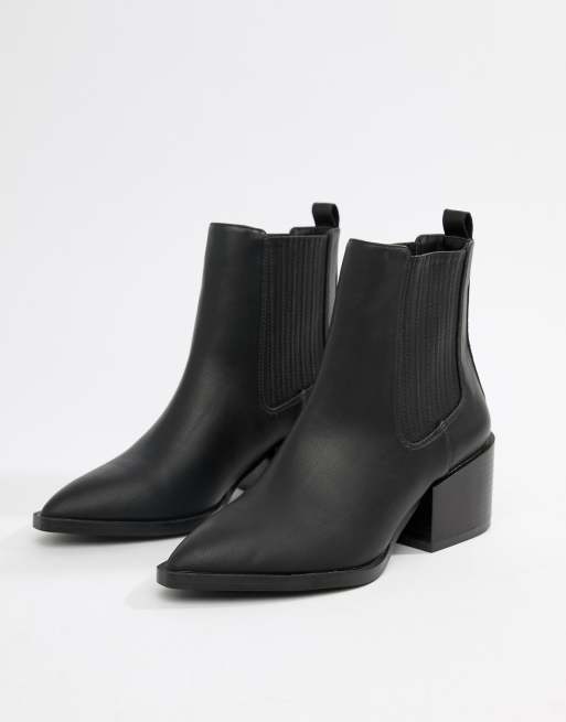 pointed chelsea boots