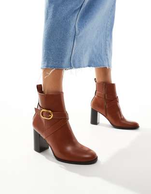  Regan mid-heel buckle boots in tan