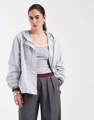 ASOS DESIGN - Regen-Bomberjacke in Blassblau mit Ballonsaum-Schwarz