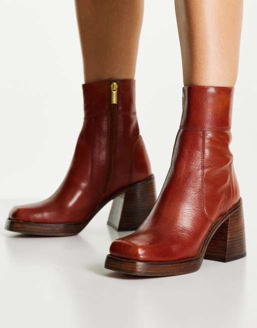 ASOS DESIGN Region Bottines en cuir talon mi haut Fauve