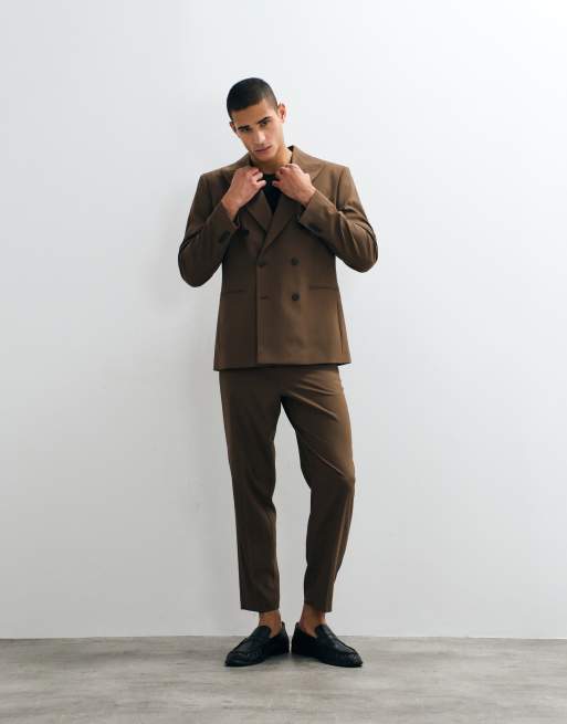 ASOS DESIGN – Brun, dubbelknäppt kostym i regular fit, 3 av 3