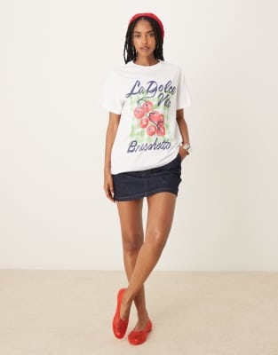 Asos Design Regular Fit La Dolce Tomato Graphic In White