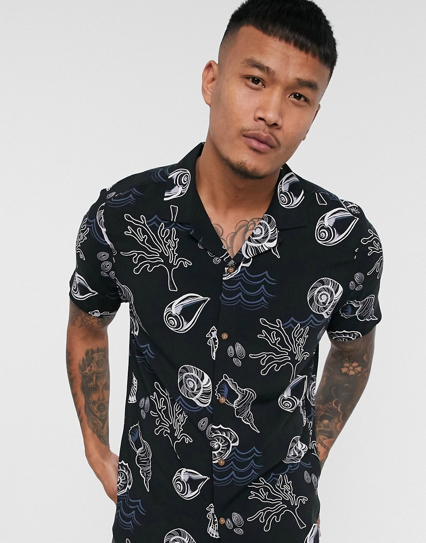 ASOS DESIGN - Regular-fit overhemd met reverskraag en print-Zwart
