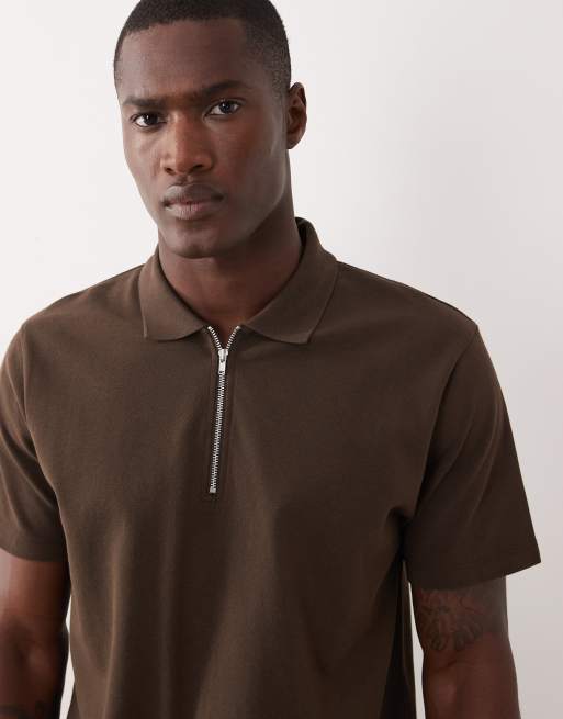 ASOS DESIGN – Regular-Fit-Polohemd aus Pikee in Dunkelbraun mit Reißverschluss, 3 von 5