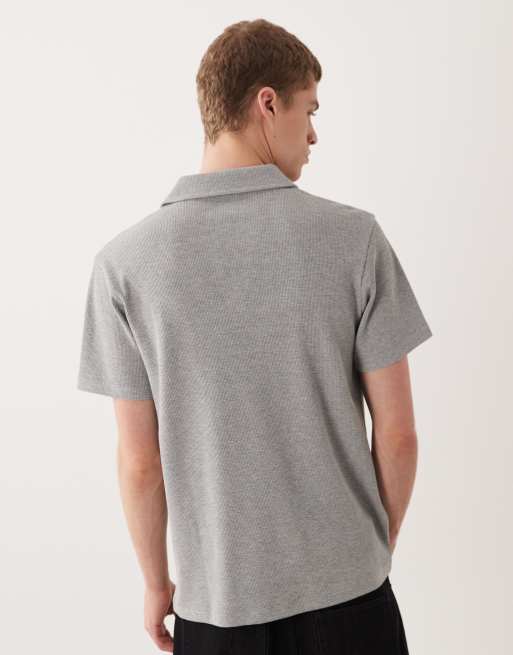 ASOS DESIGN – Regular-Fit-Polohemd in meliertem Grau mit Reverskragen und Waffelstruktur, 4 von 5