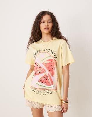 ASOS DESIGN - Regular Fit T-Shirt in Buttermilchgelb mit Wassermelonen-Print-Grün